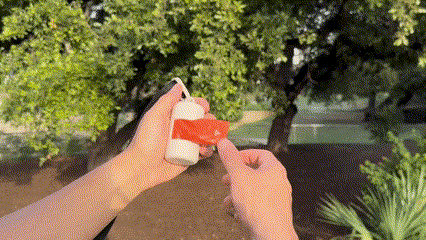 Wheat Straw Dispenser + 1 Roll of No Rip Poop Bags